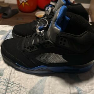 Blue razors Jordan selling them for 150$